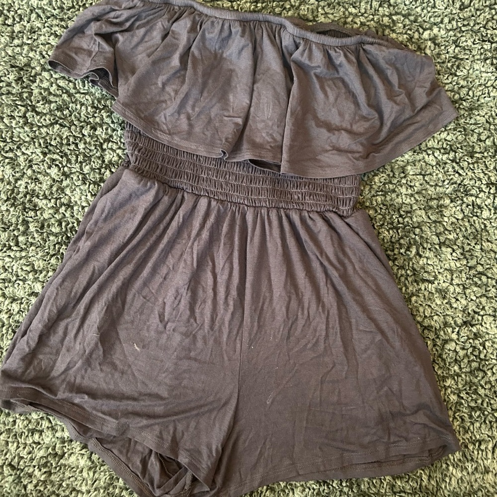 SOCIALITE Women’s Dark Grey Strapless Romper
